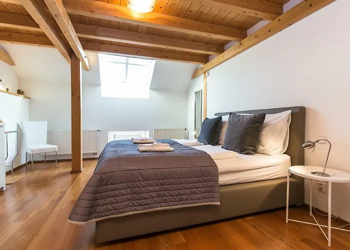 Attic By Wenceslas Square شقة *