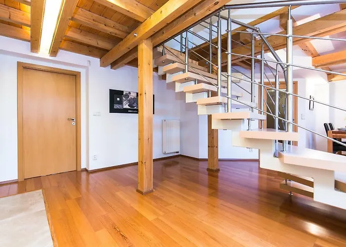 Attic By Wenceslas Square * براغ